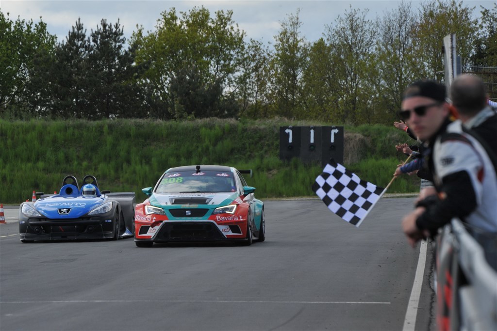 Holmgaard Racing er med deres Seat blandt favoritterne på Ring Djursland.
(Foto: Morten Alstrup)